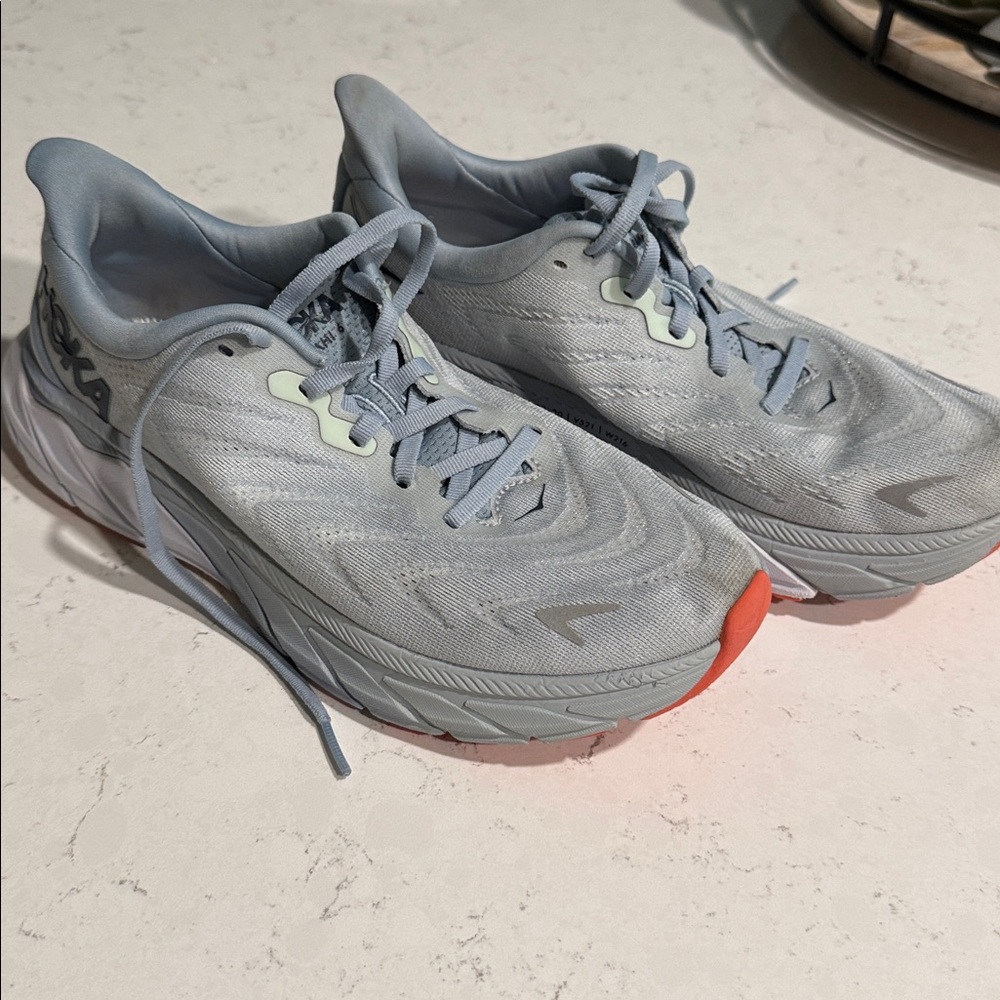 Hoka women’s arahi 4
